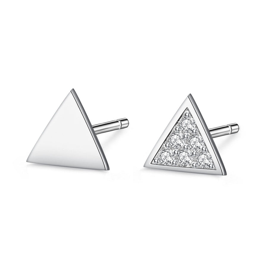 Pendientes triángulos con circonitas 'Tiny'. Plata de ley 925 - Sophie & Loheme